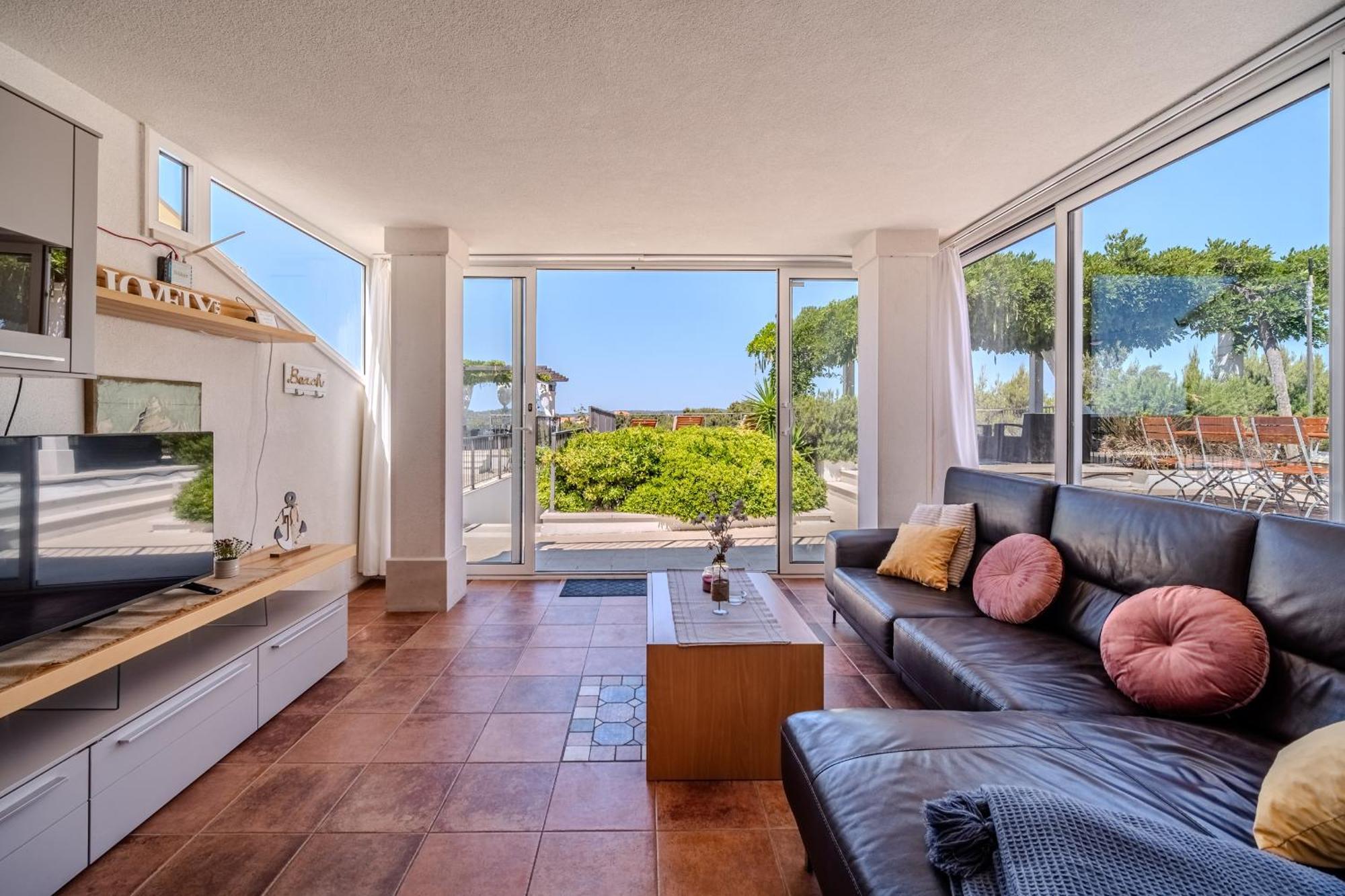 Villa Julia With Heated Pool, Ideal For Large Groups Milna  Buitenkant foto